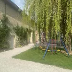 Chez Odette Saule Pleureur Bed & Breakfast
