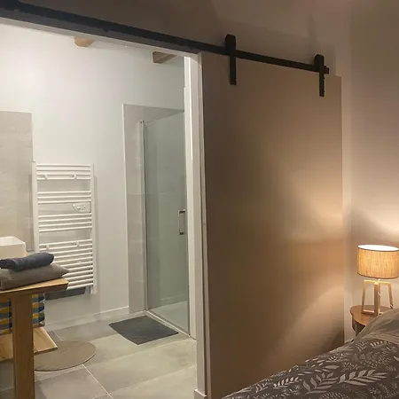 Chez Odette Saule Pleureur Le Val-d'Esnoms