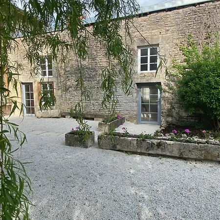 فندق مبيت وإفطار Chez Odette Saule Pleureur Le Val-d'Esnoms